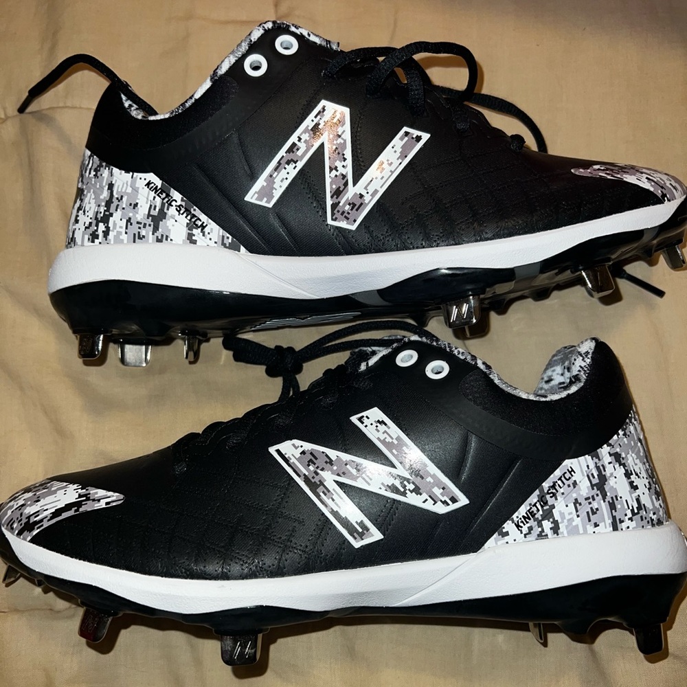 Mens Metal New Balance Cleats L4040PK5 NIB Size 8 Baseball